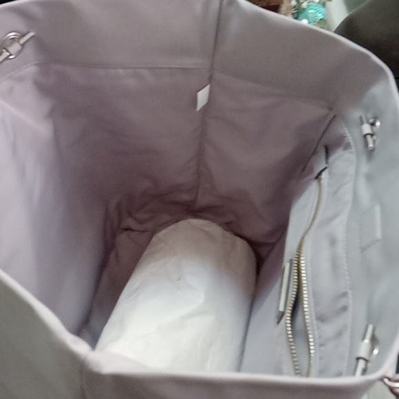 Tory Burch Ella's Chain Tote in Bay Gray - Picture 8 of 13